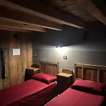 Гостевой дом Riverside Jean 3*