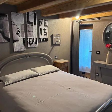 게스트하우스 Riverside Jean 3*